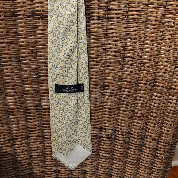 Brooks Brothers Pure Silk Yellow Nautical Themed Men's Necktie - Picture 8 of 9